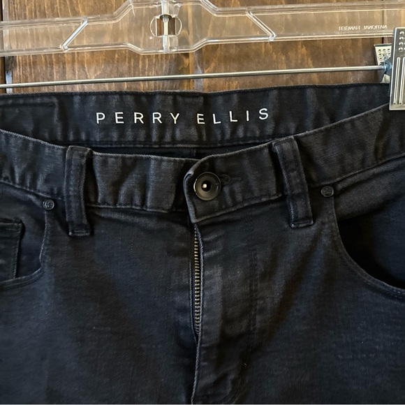 Men’s Perry Ellis Black Jeans Slim Fit Stretch Size 32x30 - Picture 1 of 5